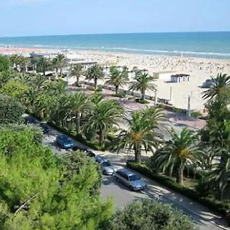 Pleasant Apartment In The Center Of Giulianova *